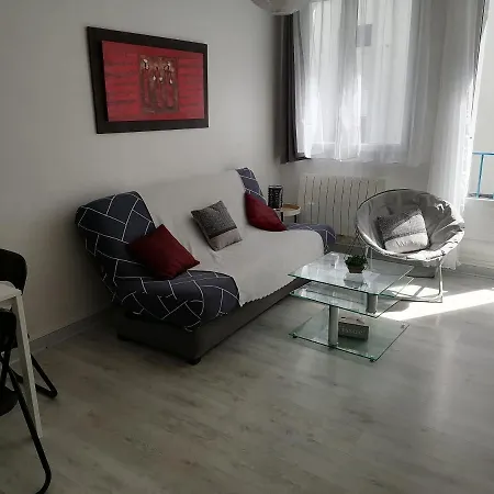 T2 Rive Droite Apartman